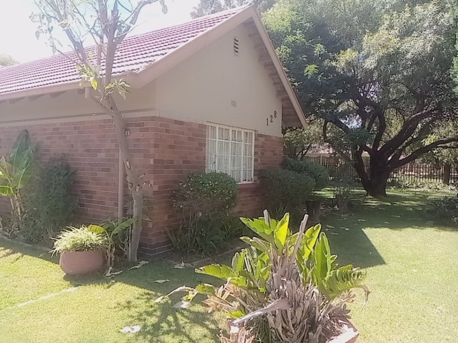 3 Bedroom Property for Sale in Vierfontein Free State
